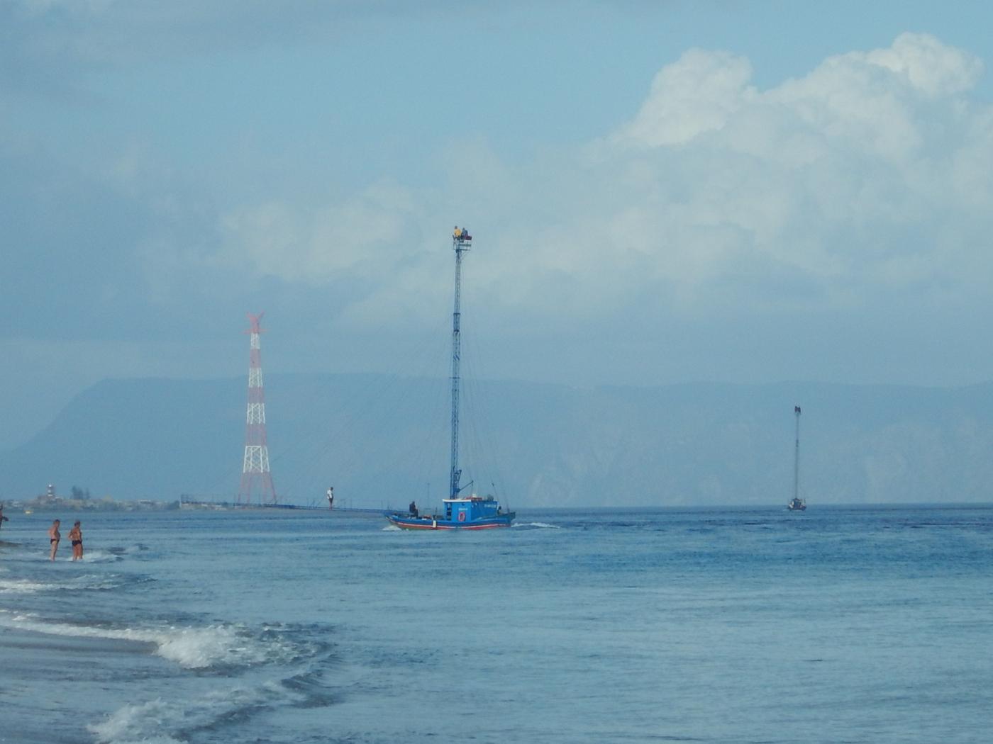 Barco de pesca no estreito de Messina